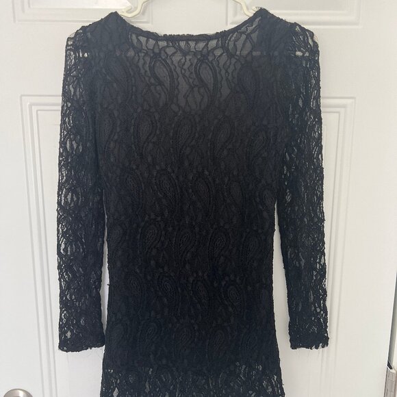Black Lace Long Sleeves Top - Picture 2 of 2